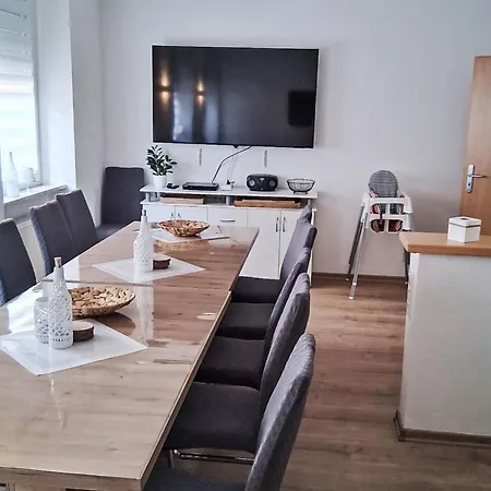 Nyaraló Am Moselufer By Interhome Kövenig