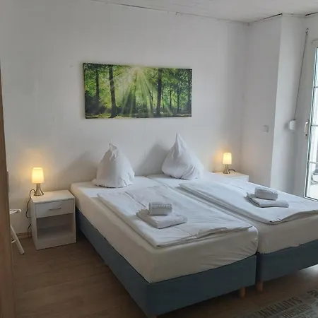 Nyaraló Am Moselufer By Interhome