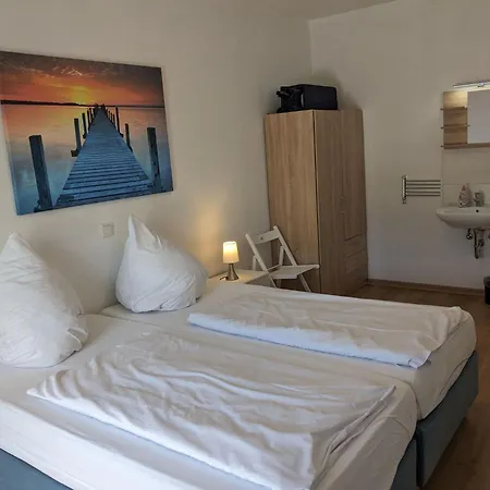 Nyaraló Am Moselufer By Interhome